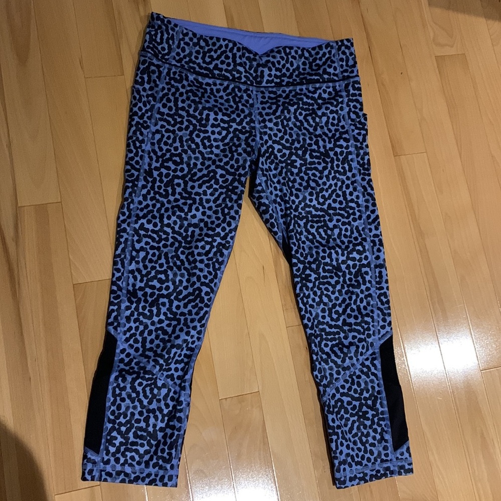 VEUC Lululemon Pace Rival Crop Ace Spot Grain Purple Black Leggings - size 6